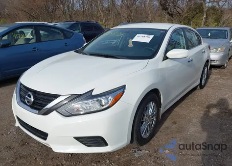 2018 Nissan Altima 2.5 S z USA, uszkodzony, nr VIN 1N4AL3AP0JC126454